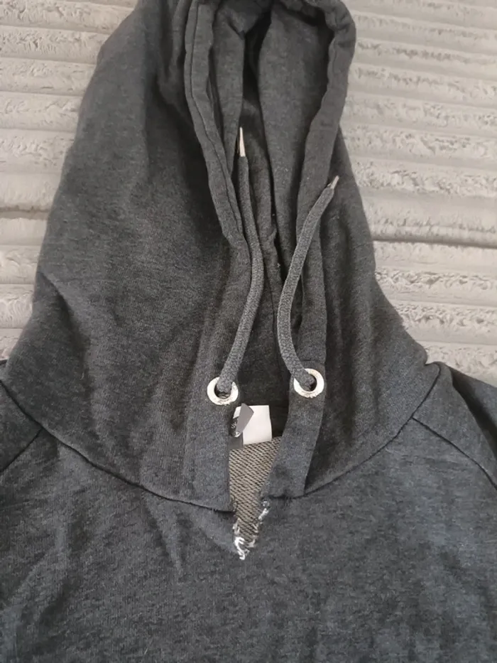 Sweat a capuche ellesse taille S/M - photo numéro 5