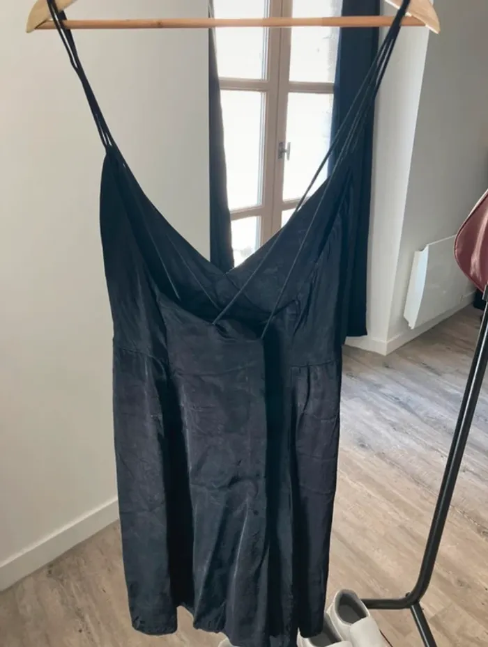 Robe noire satinée H&M - photo numéro 4