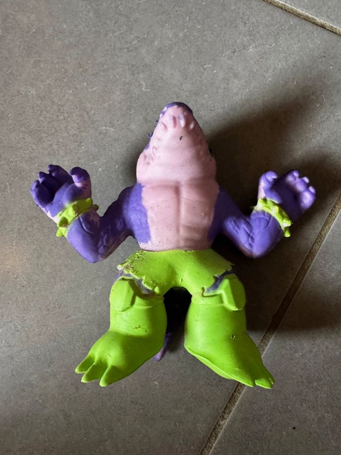 Figurine type goo jit zu - Crocodile / Dinosaure / Aligator - Squad Figurine / stretcherz stretch - photo numéro 2