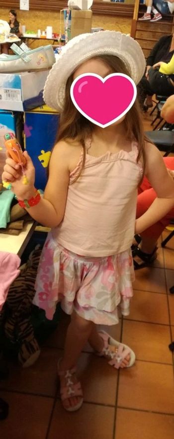 Ensemble 2 pièces jupe short + top rose pétale + accessoire