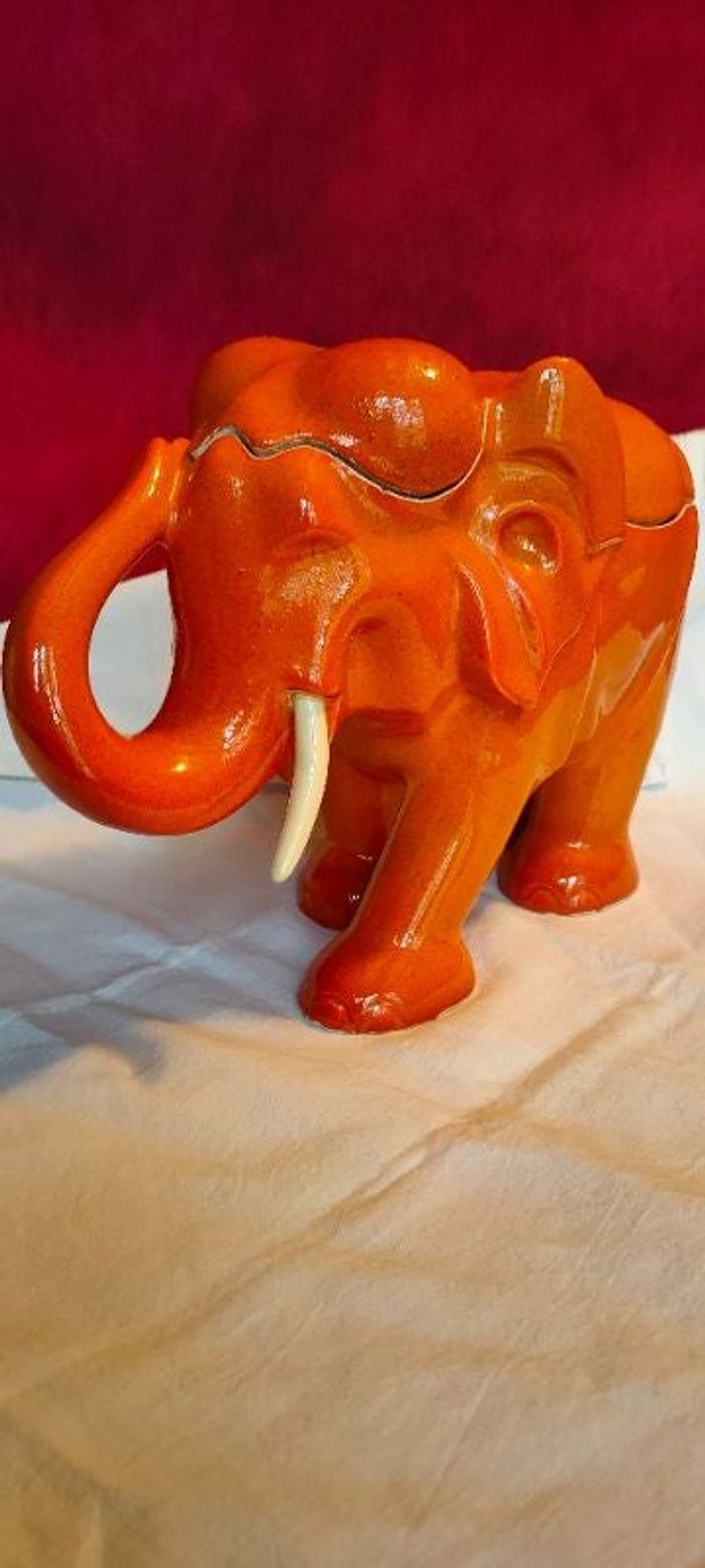 Éléphant bonbonnière orange en gré ( n°2)
