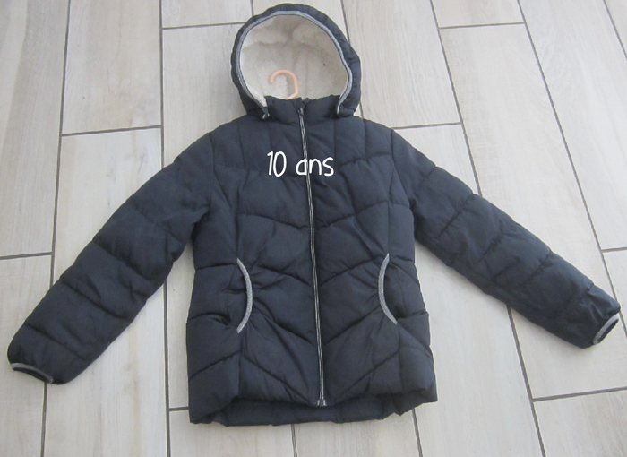 Blouson/doudoune a capuche 10 ans
