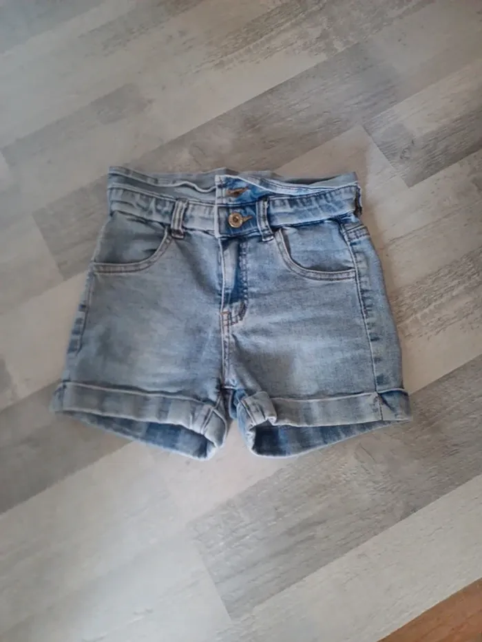 Short jeans
