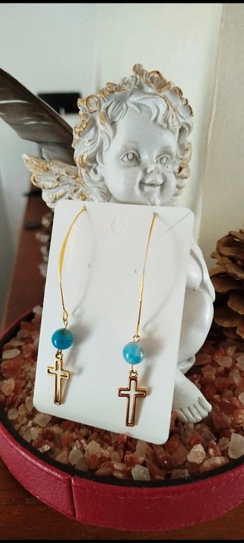 Éclat Divin – Boucles d’Oreilles en Plaqué Or 4 Carats et Agate Rayée Céleste