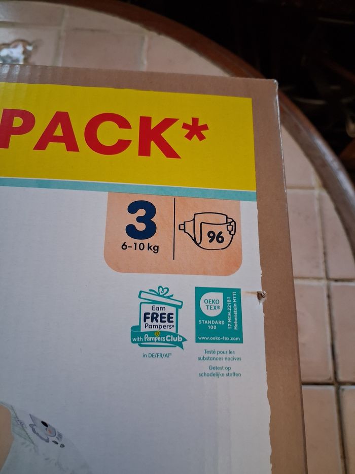 Paquet neuf 96 couches Pampers Harmonie - photo numéro 2