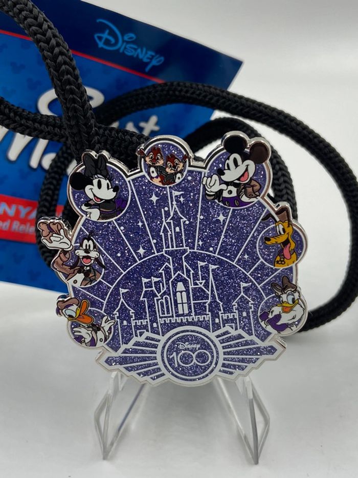 Lanière / collier / cordon cast member Disney100 de Mickey et ses amis édition limitée - photo numéro 2