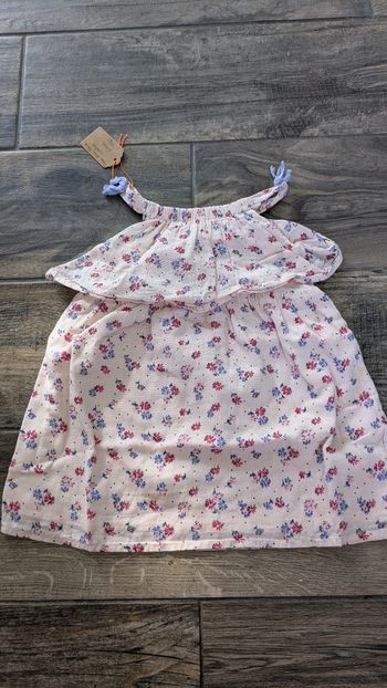 Robe tape à l'oeil