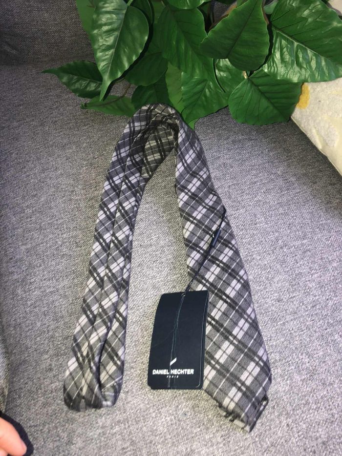 Cravate Grise à Carreaux Daniel hechter