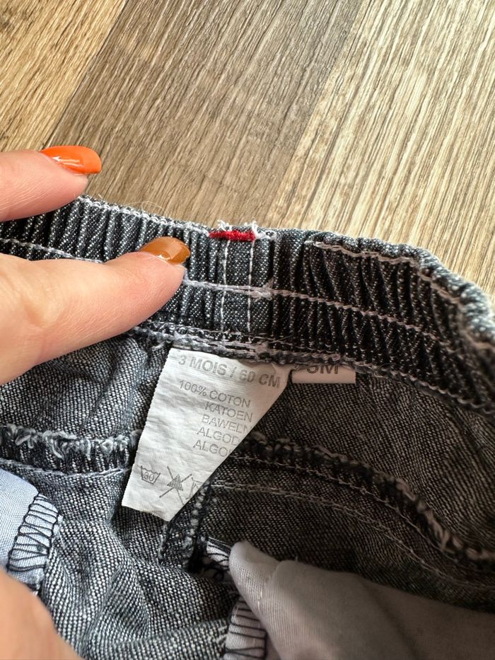 - Jeans - 3 mois - Très bon état - photo numéro 2