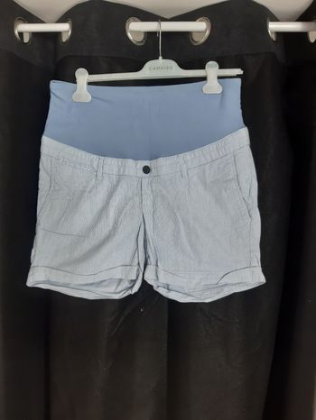 Short maternité