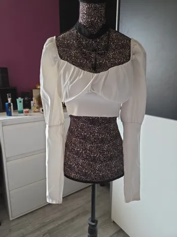 Jolie top blanc de chez Zara en taille S