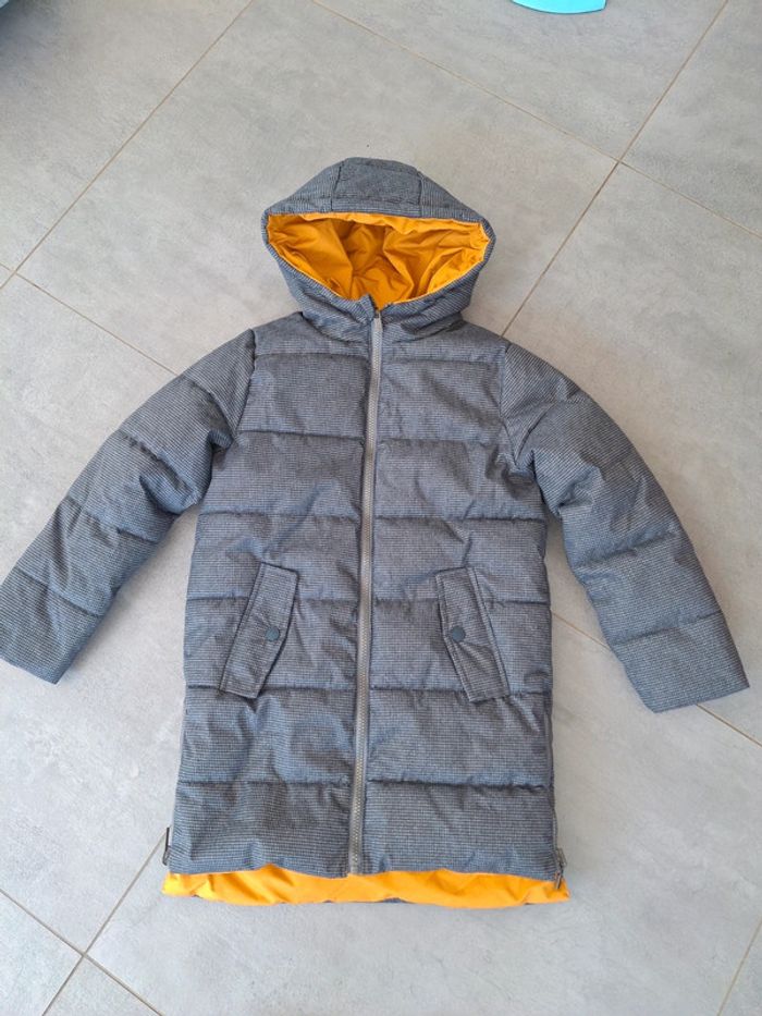 Doudoune réversible grise / moutarde 8 ans