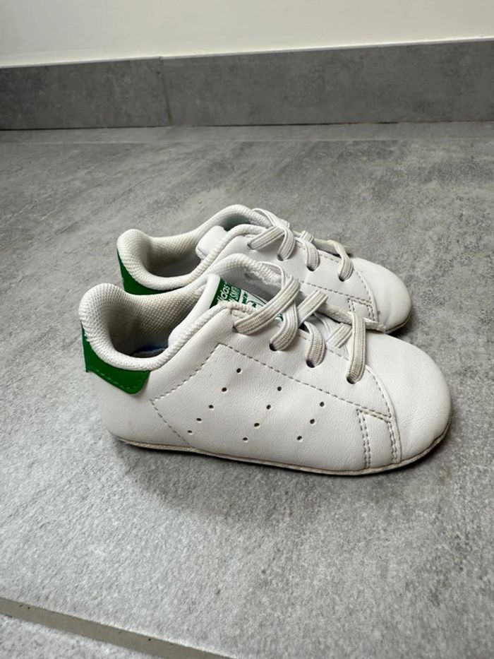 Baskets Adidas Stan Smith taille 19 unisexe super état - photo numéro 2