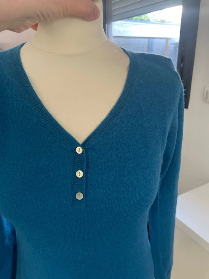 Pull en cachemire bleu - photo numéro 2