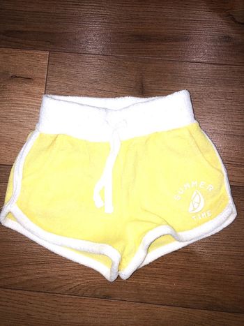 Short kiabi 🌺 taille 3 ans très bon état