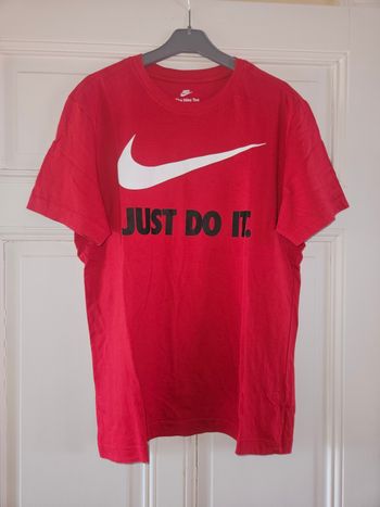 T-shirt nike