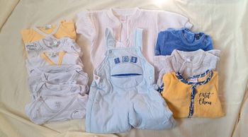 Lot vêtements hiver pyjamas, bodies, 3 mois garçon 