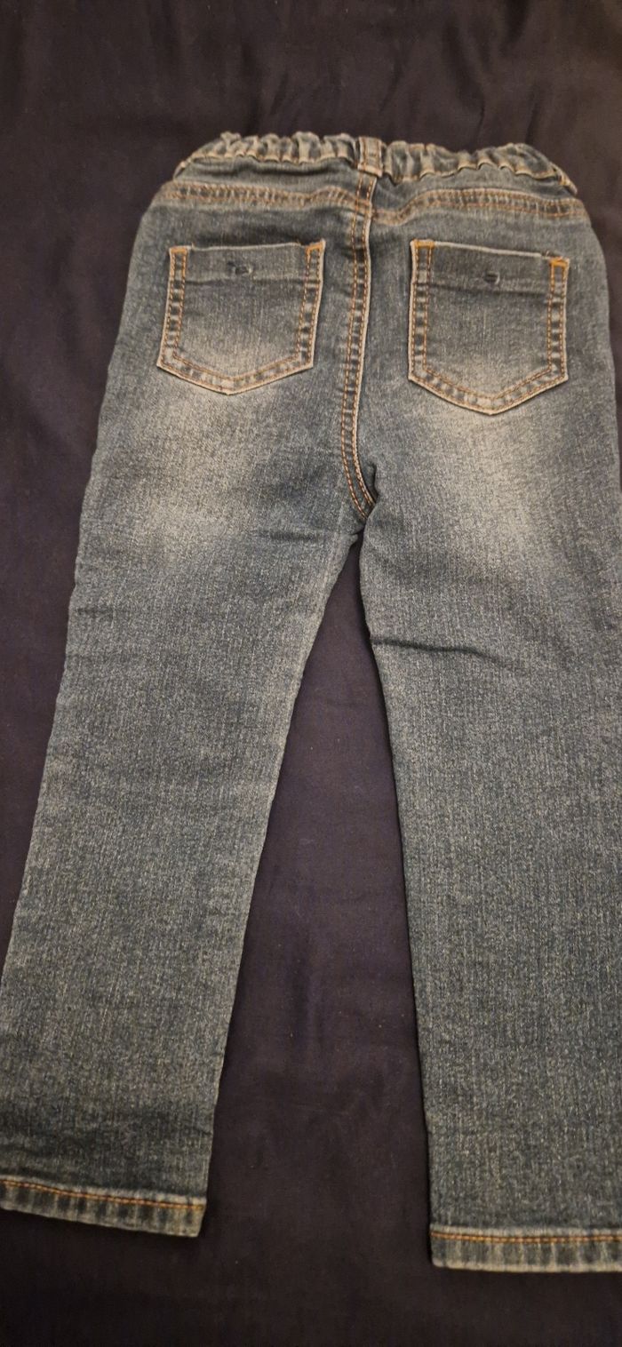 Vend jean enfant - photo numéro 2