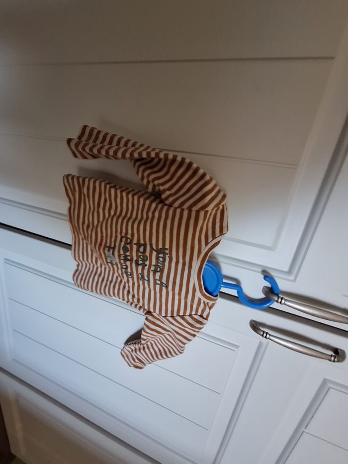 Lot manteau et tee shirt manches longues bébé garçon 12 Mois (TAO) + 1 pantalon gratuit - photo numéro 5