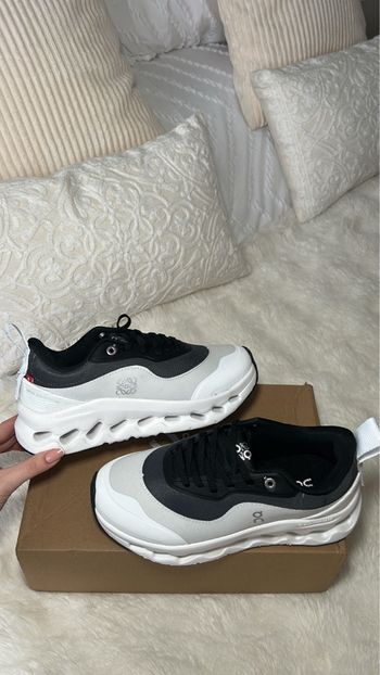 Baskets noir et blanche 