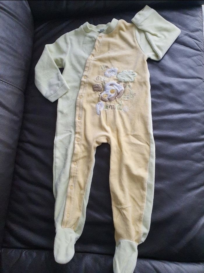 Pyjama en velours mixte jaune et vert pastel 2 ans