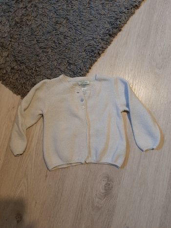 Gilet écru très bon état 18 mois