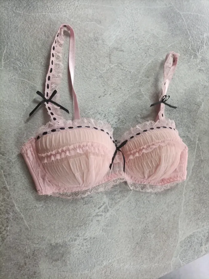 Soutien-gorge - photo numéro 2