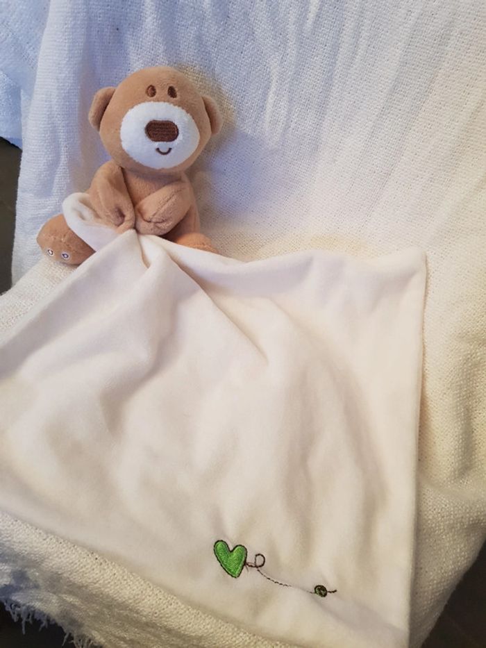 Ourson mouchoir cœur vert - photo numéro 3