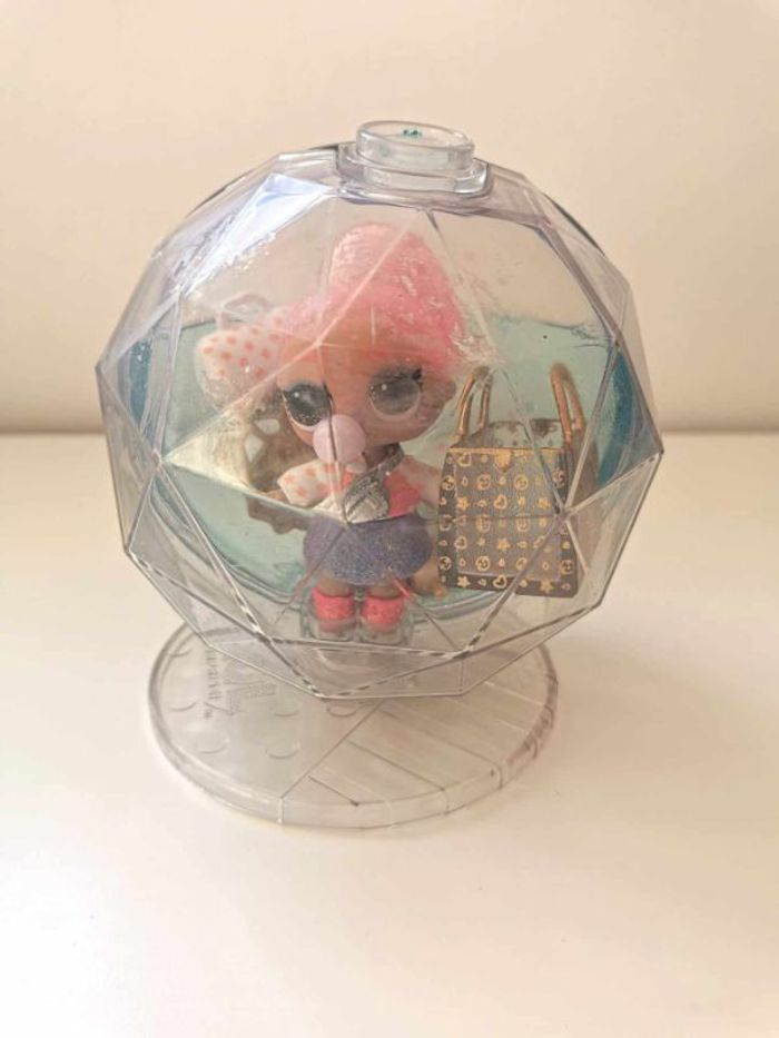 Poupée L.O.L. Surprise Glitter Globe Figure 8 , excellent état - photo numéro 3