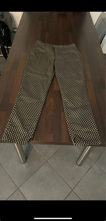 Pantalon femme coupe droite taille 36. Cache cache . En parfait état