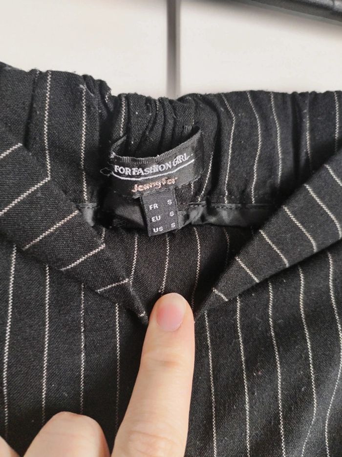 Pantalon de tailleur noir à rayures grises/blanches - photo numéro 2