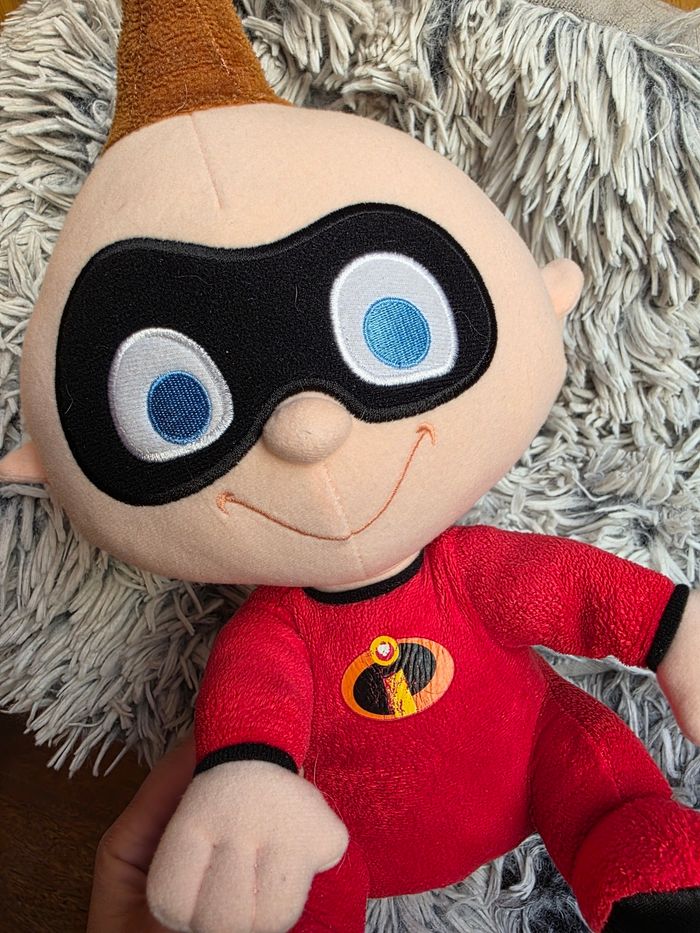 Peluche disney bebe jack jack des indestructible disneyland paris - photo numéro 3