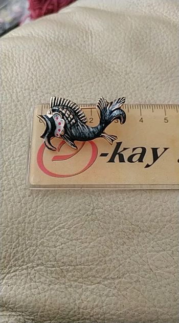 Broche poisson asiatique vintage