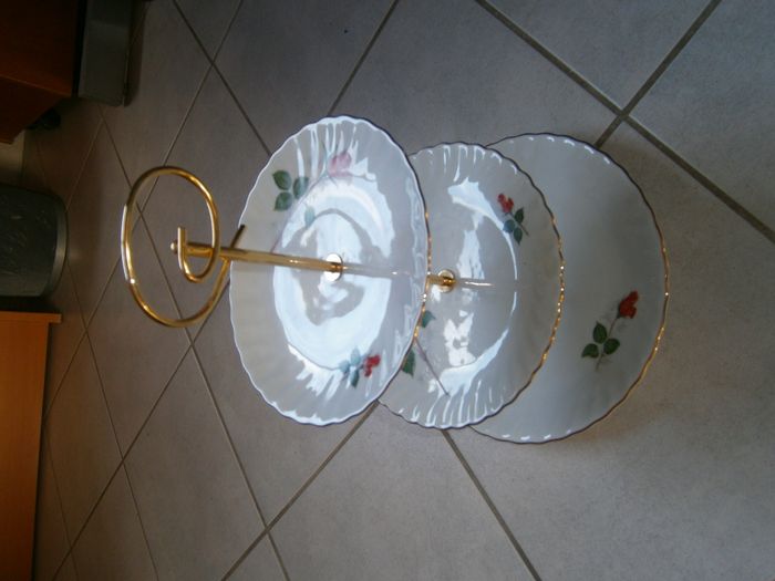 Ensemble à thé et gâteaux en porcelaine - photo numéro 3