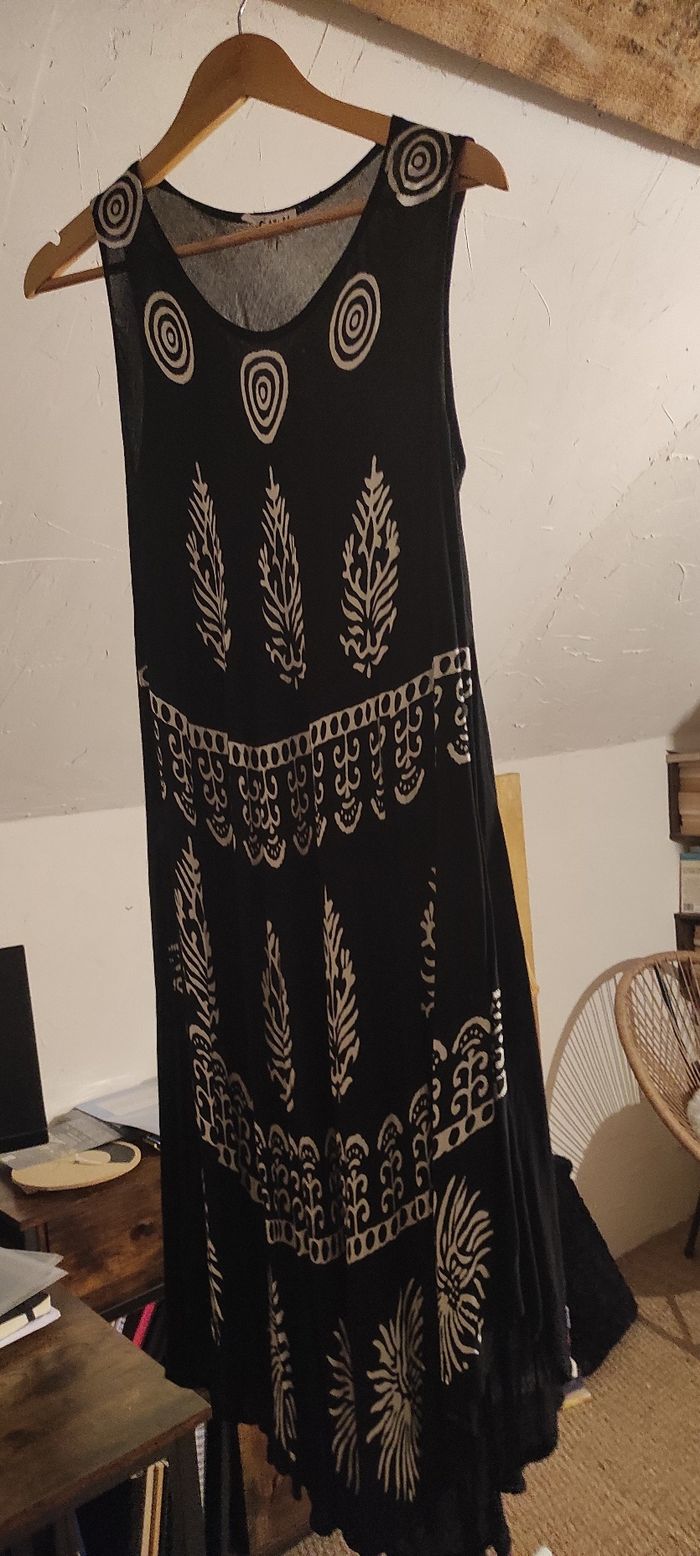 Robe noire à ramages blancs - photo numéro 2