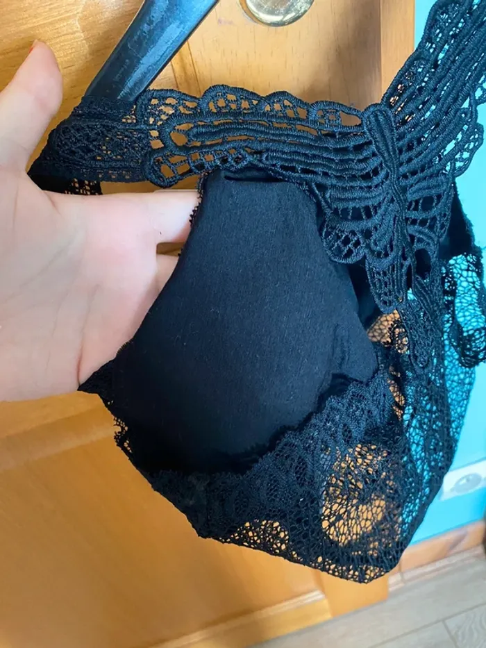 crop top court en dentelle taille M/L neuf - photo numéro 5