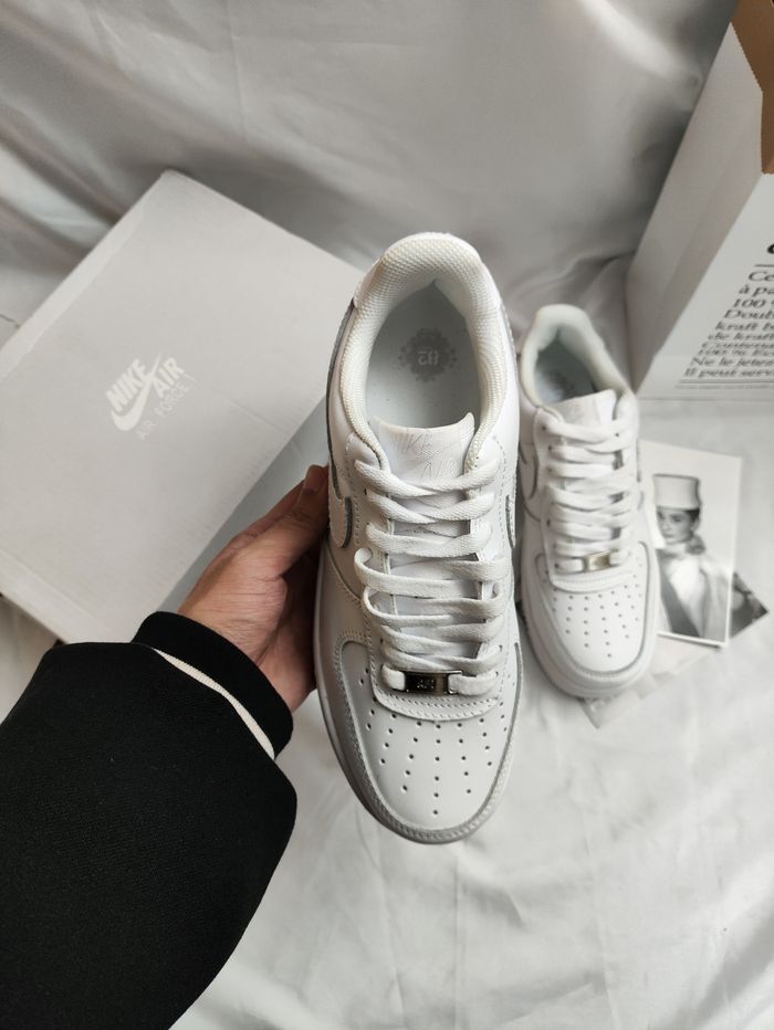 Nike Air Force 1 Low 07 Taille 38 - photo numéro 2