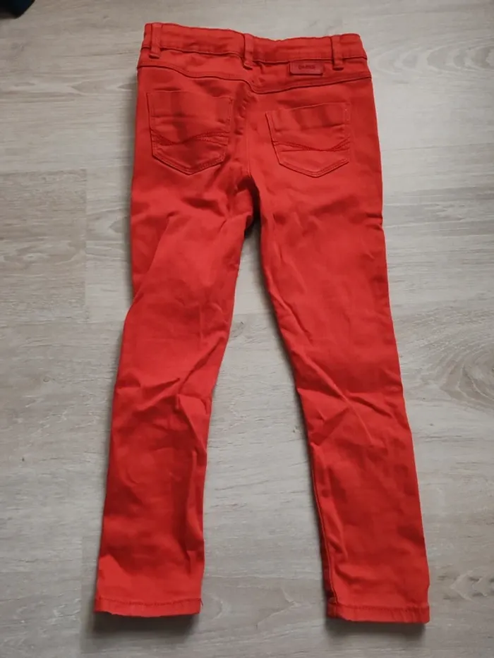 Jean rouge - photo numéro 3
