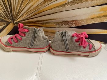 Chaussures montantes type converse taille t 24