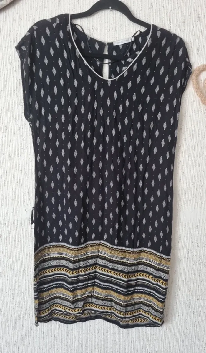 Robe été noir blanc jaune taille 40 gémo