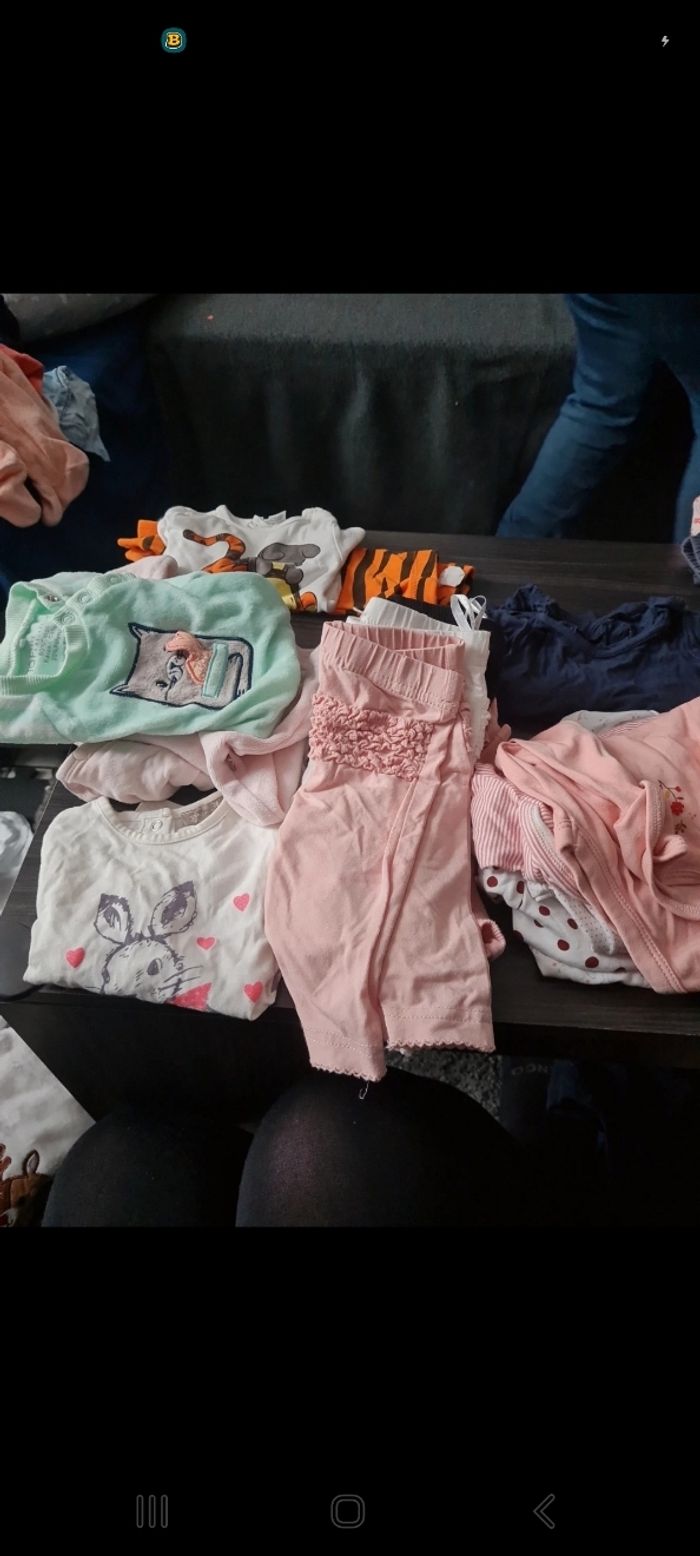 Lot vêtements filles taille 50 - photo numéro 3