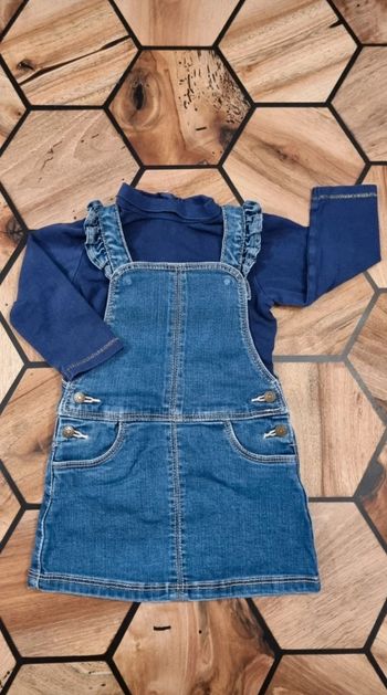 Ensemble haut manches longues et robe salopette  13 mois TBE