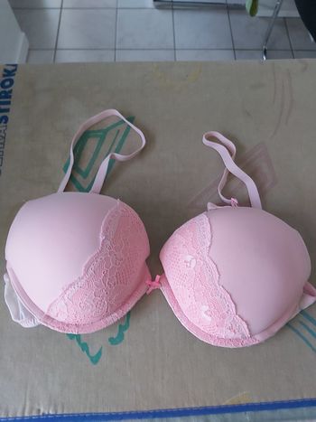 Soutien gorge rose pâle effet push up 90B
