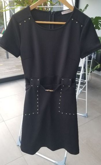 Robe noire manches courtes Rinascimento
