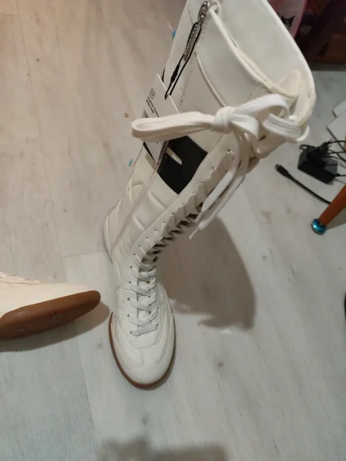 Baskets bottes hautes Bershka 37 blanc et noir neuves - photo numéro 3