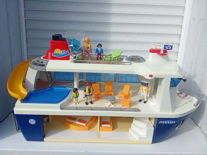 Grand bateau de croisière playmobil avec personnage et accessoires