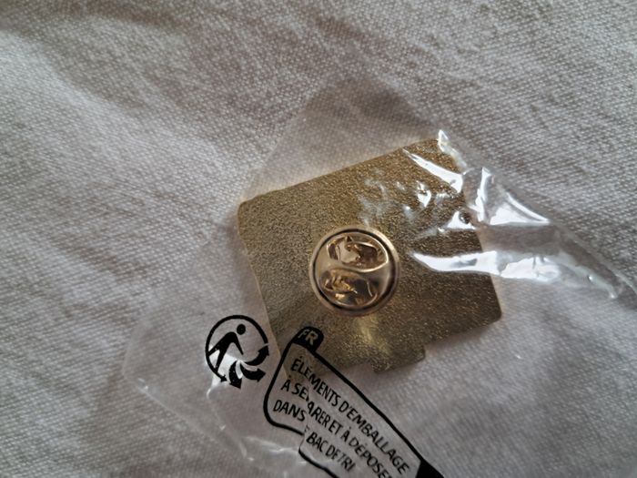 Lot de 4 pin's polly pocket neufs - photo numéro 7