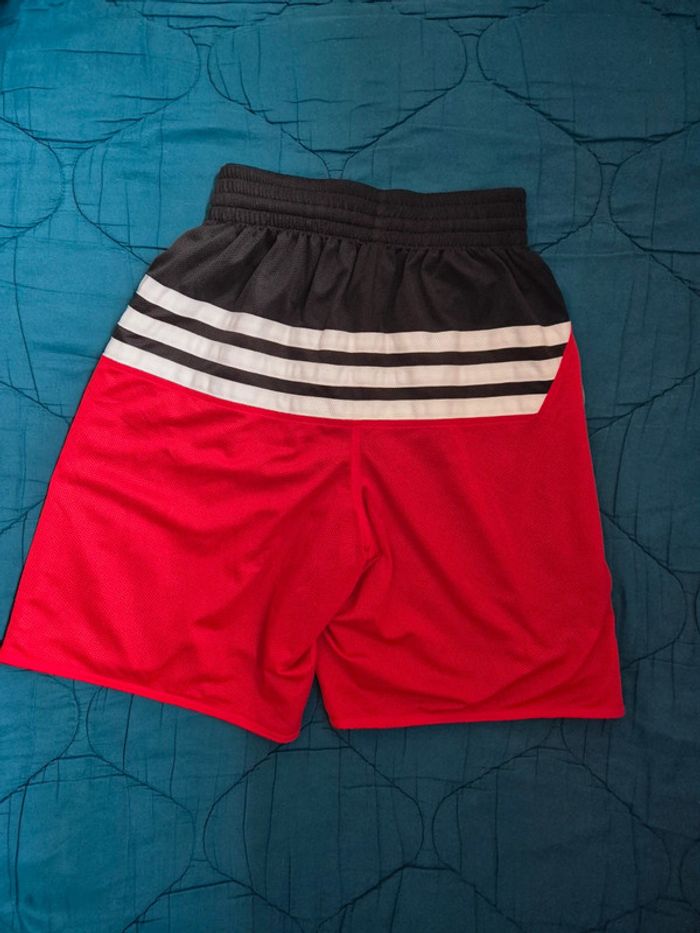Short adidas neuf - photo numéro 2