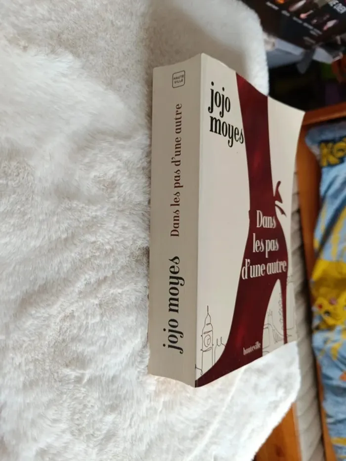 Livre : dans les pas d'une autre - photo numéro 3