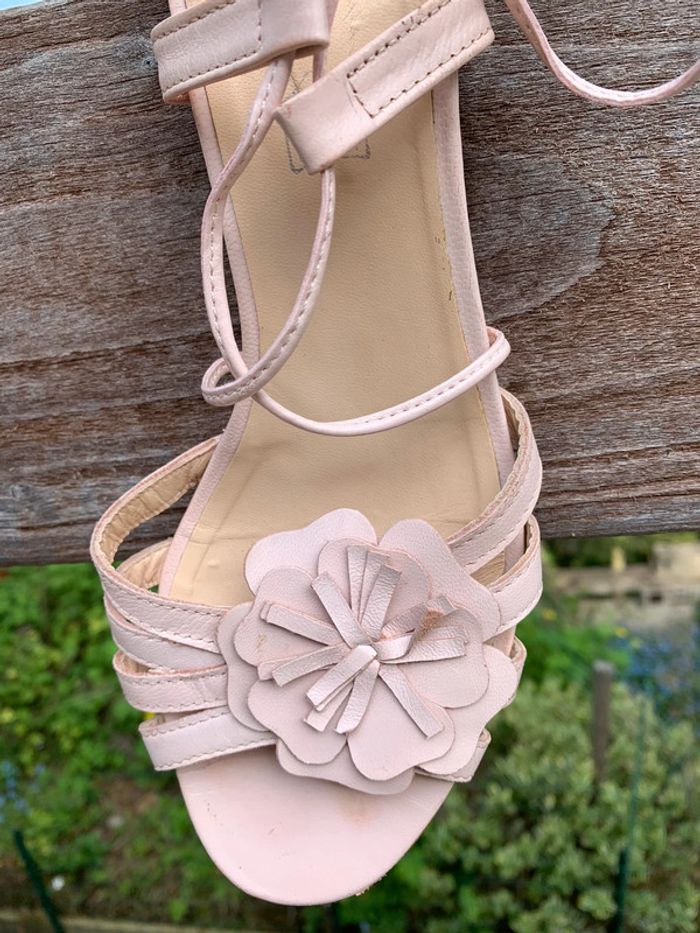 Pied nu à lacets fleuries rose poudrée pointure 38 - photo numéro 3
